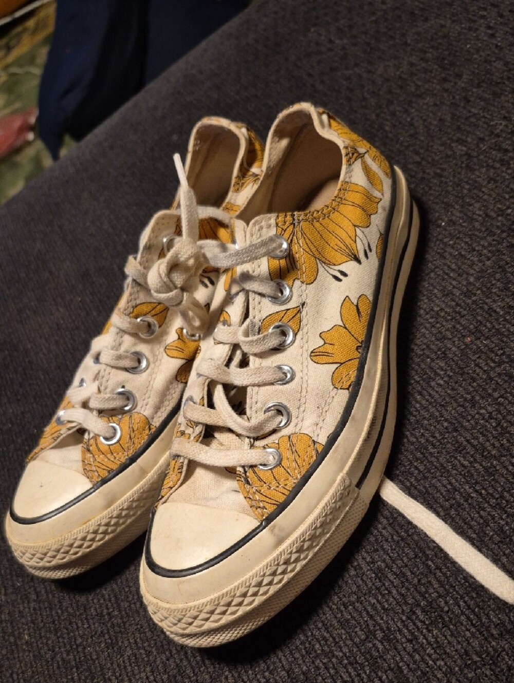 Converse Women's Low-Top Sneakers with Yellow Floral Print - Picture 2 of 6